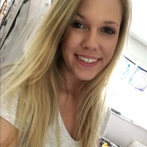 Meet your Posher, Caylie