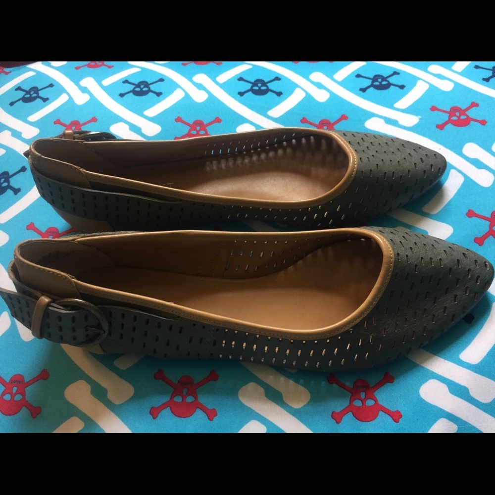 Nine West flats