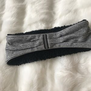lululemon headband.black fleece lined w reflection