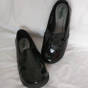 Landau Nursing shoes. Size 8.5