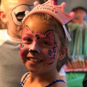 Meet your Posher, Christen