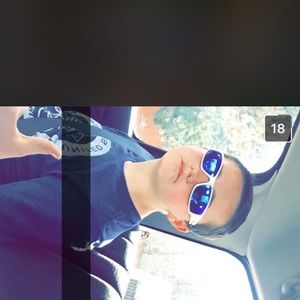 Meet your Posher, Hunter