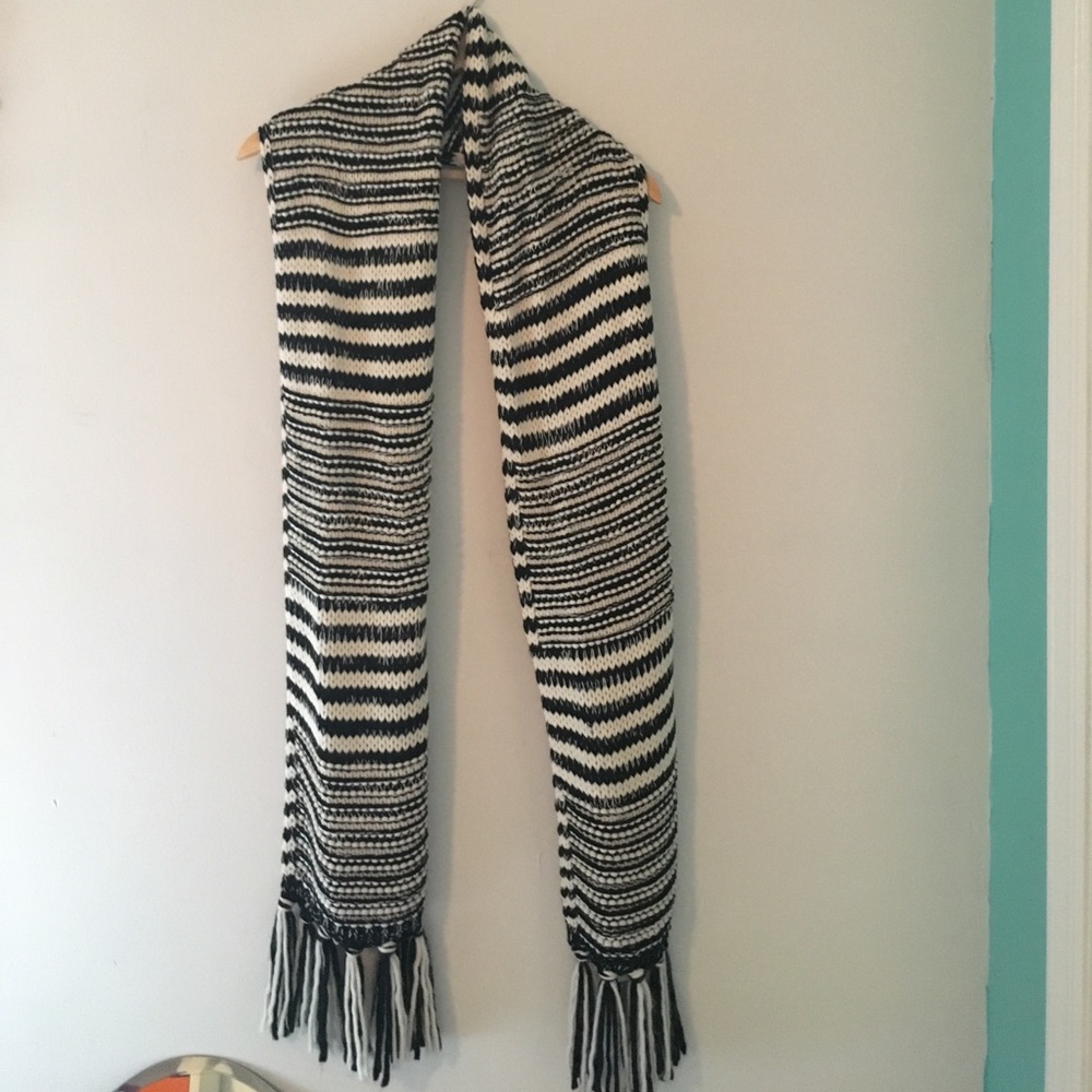 Stripped scarf