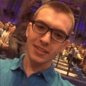 Meet your Posher, Alex