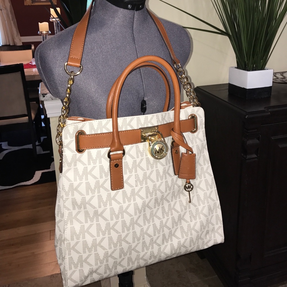 Like new used once Michael Kors large Hamilton - Picture 3 of 8