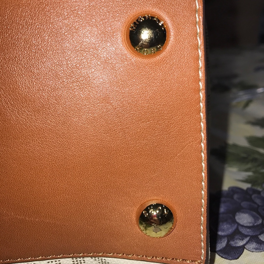 Like new used once Michael Kors large Hamilton - Picture 6 of 8