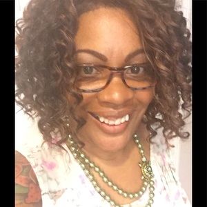 Meet your Posher, Carla