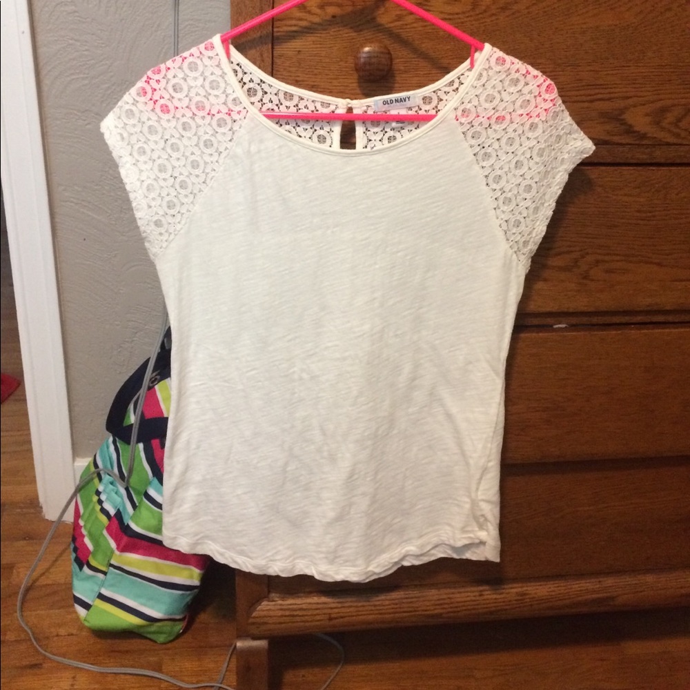 Pretty white top