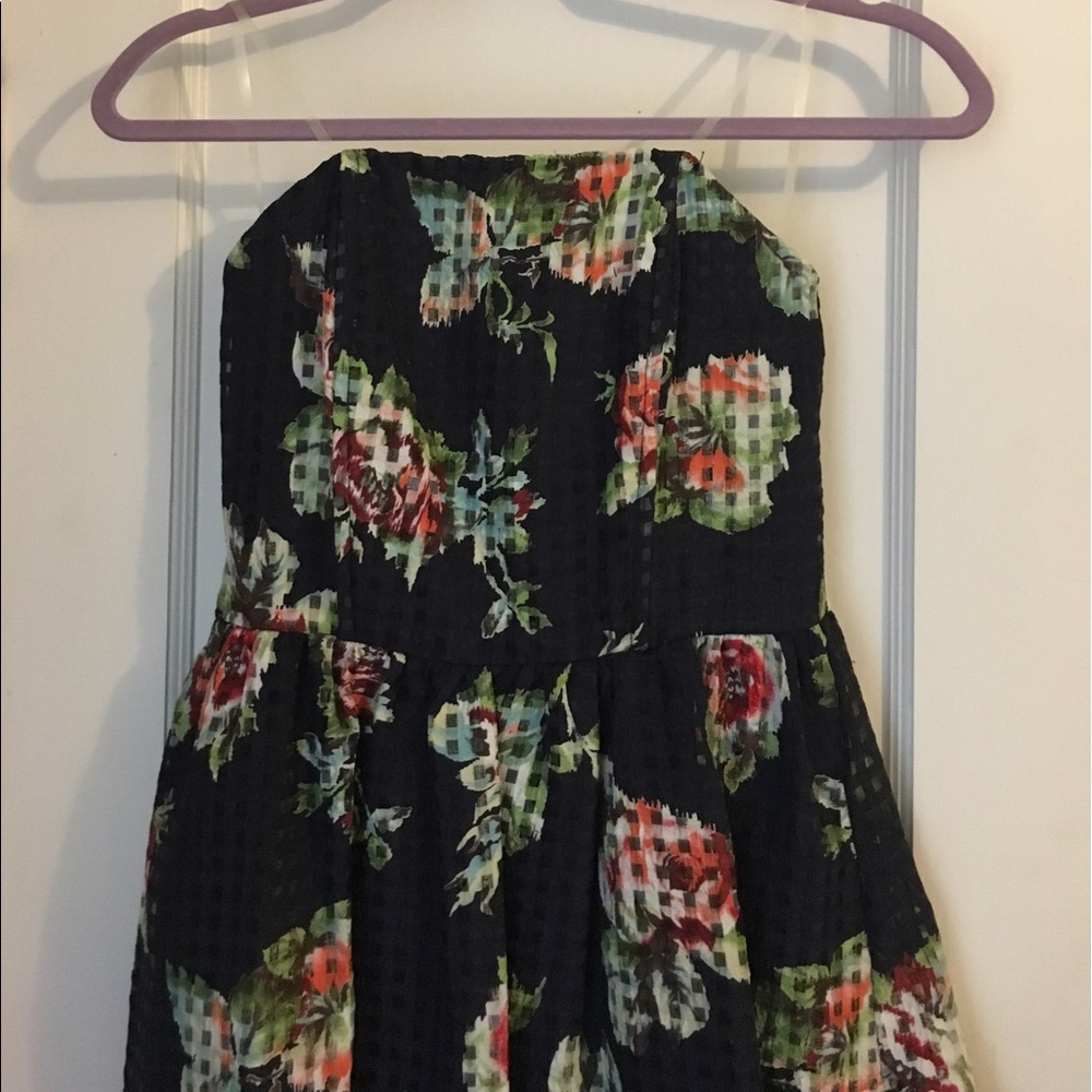 🎉SALE🎉 Strapless Floral Dress