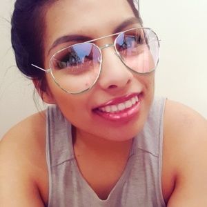 Meet your Posher, Anabel