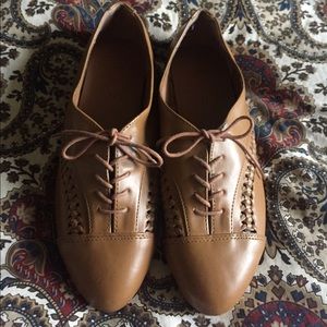 NWOT H&M Tan Oxfords - Never Worn! & Brand New!
