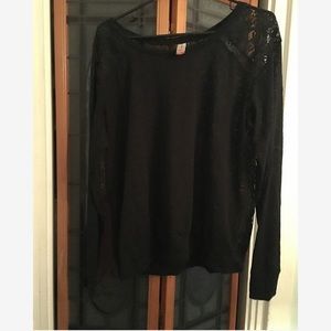 No Boundaries Black long sleeve shirt size 2xl.
