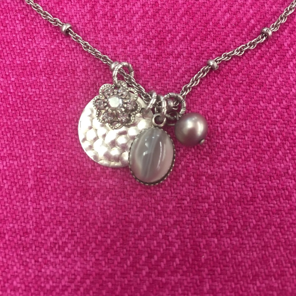 Delicate daily necklace with Swarovski beads
