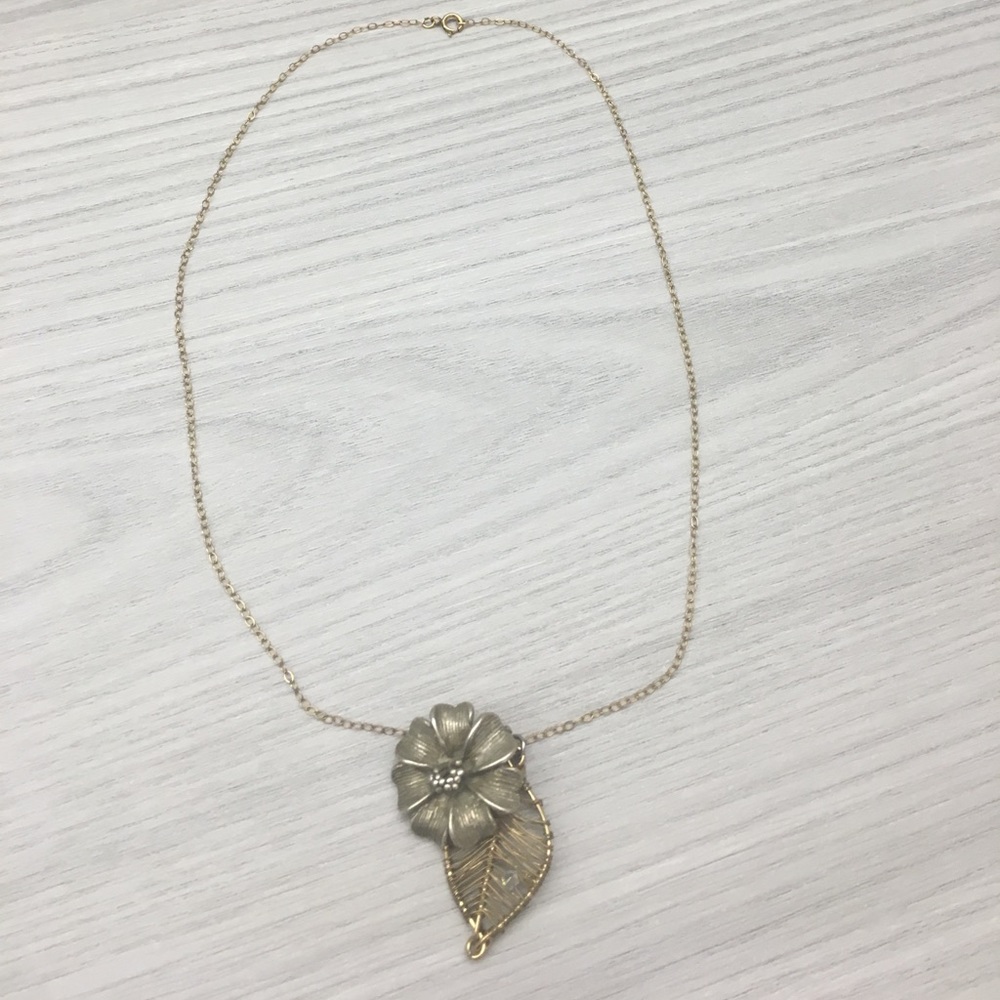 Necklace with Swarovski bead
