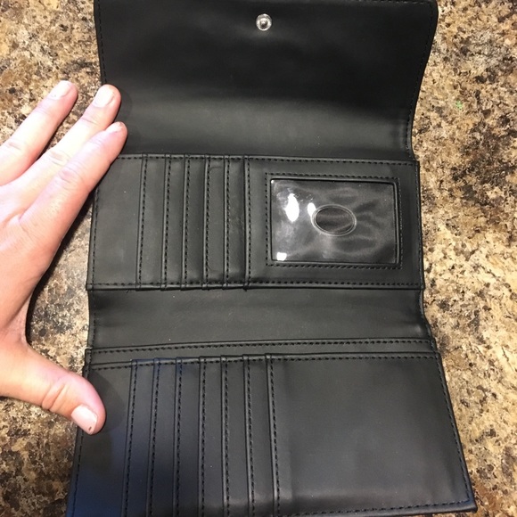 Black Guess Wallet - Picture 2 of 2