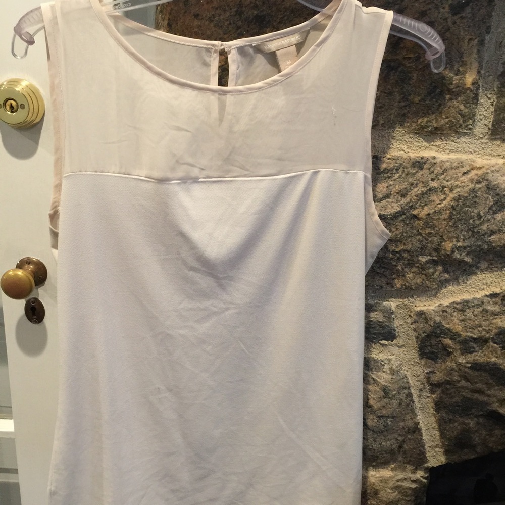 Sweet Banana Republic Cream Sleeveless Blouse