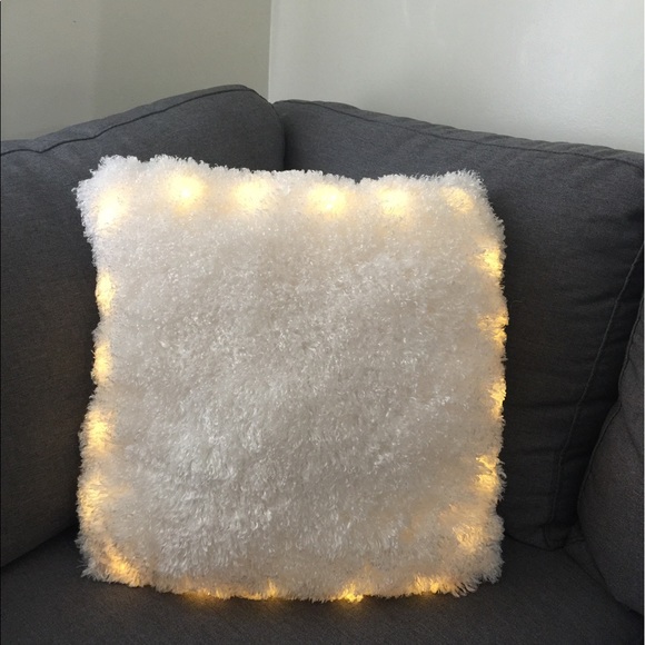 Led light up pillow - Picture 1 of 3