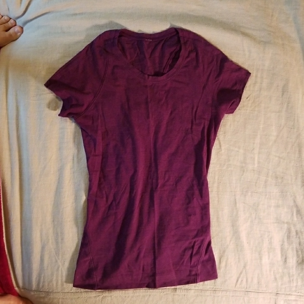 Lululemon tee size 2