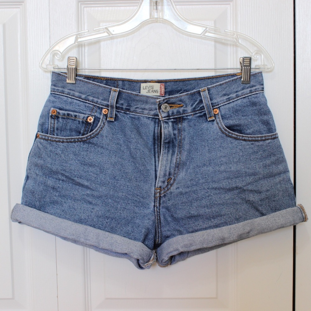 Vintage Levis 550 denim high waisted shorts