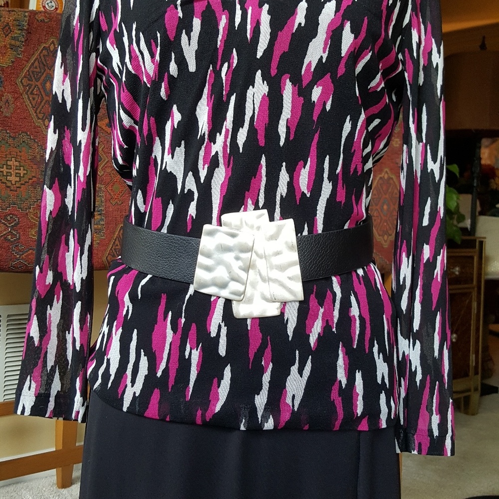 STUNNING BRUSHED SILVER BUCKLE BELT - Picture 2 of 3