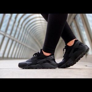 Nike Air Huarache Women's