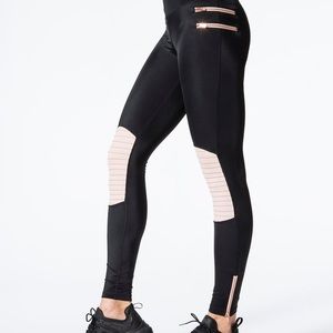 L'URV Wild and Wanted Legging