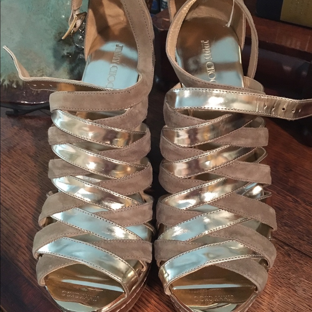 JIMMY CHOO sz 10 wedge we shoe. Beige and gold.