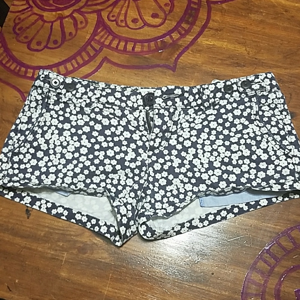 American Eagle floral shorts