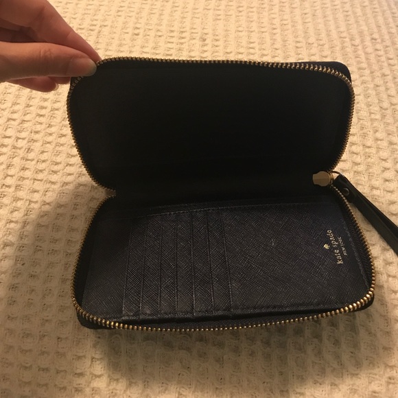 Kate Spade wristlet - Picture 2 of 4