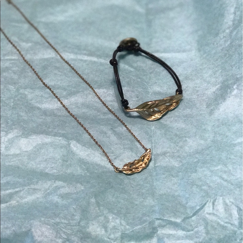 CHLOE + ISABEL Feather Set
