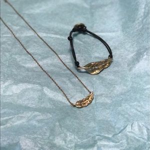 CHLOE + ISABEL Feather Set