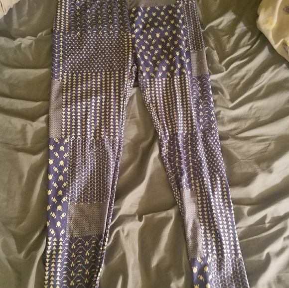 One size Lularoe leggings - Picture 2 of 5