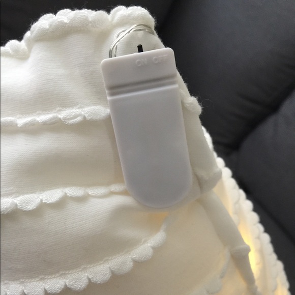 Light up led throw pillow - Picture 3 of 3