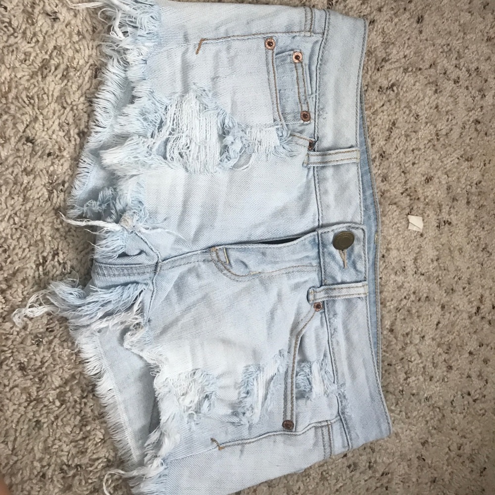 Women's light wash American Eagle Jean shorts