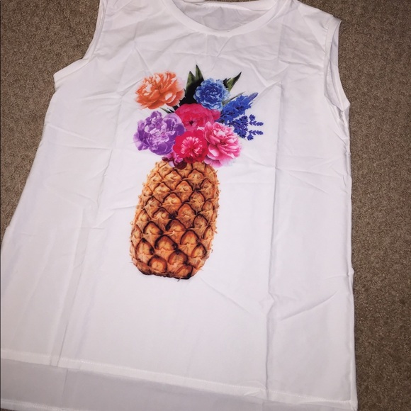 🆕 pineapple floral shirt - Picture 2 of 2