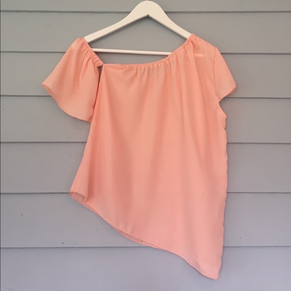 ✨1 Sz S LEFT✨ One Shoulder Blouse - Picture 5 of 6