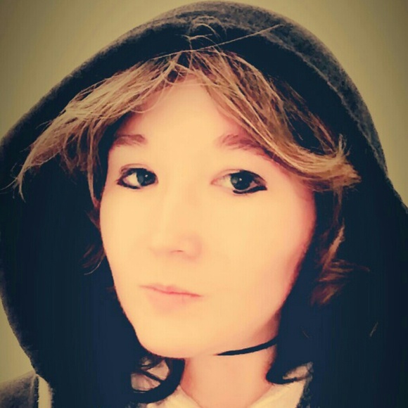 Meet your Posher, Madison - Picture 1 of 1