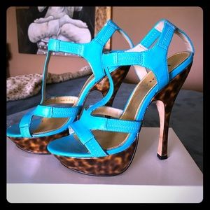 Bebe size 7 platform heels