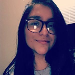 Meet your Posher, Nayeli