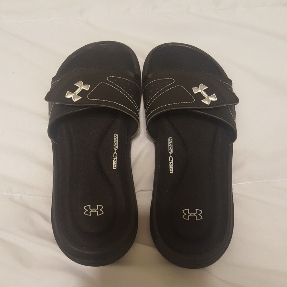 Under armor sandels