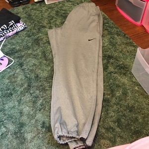 Nike thermal fit sweatpants