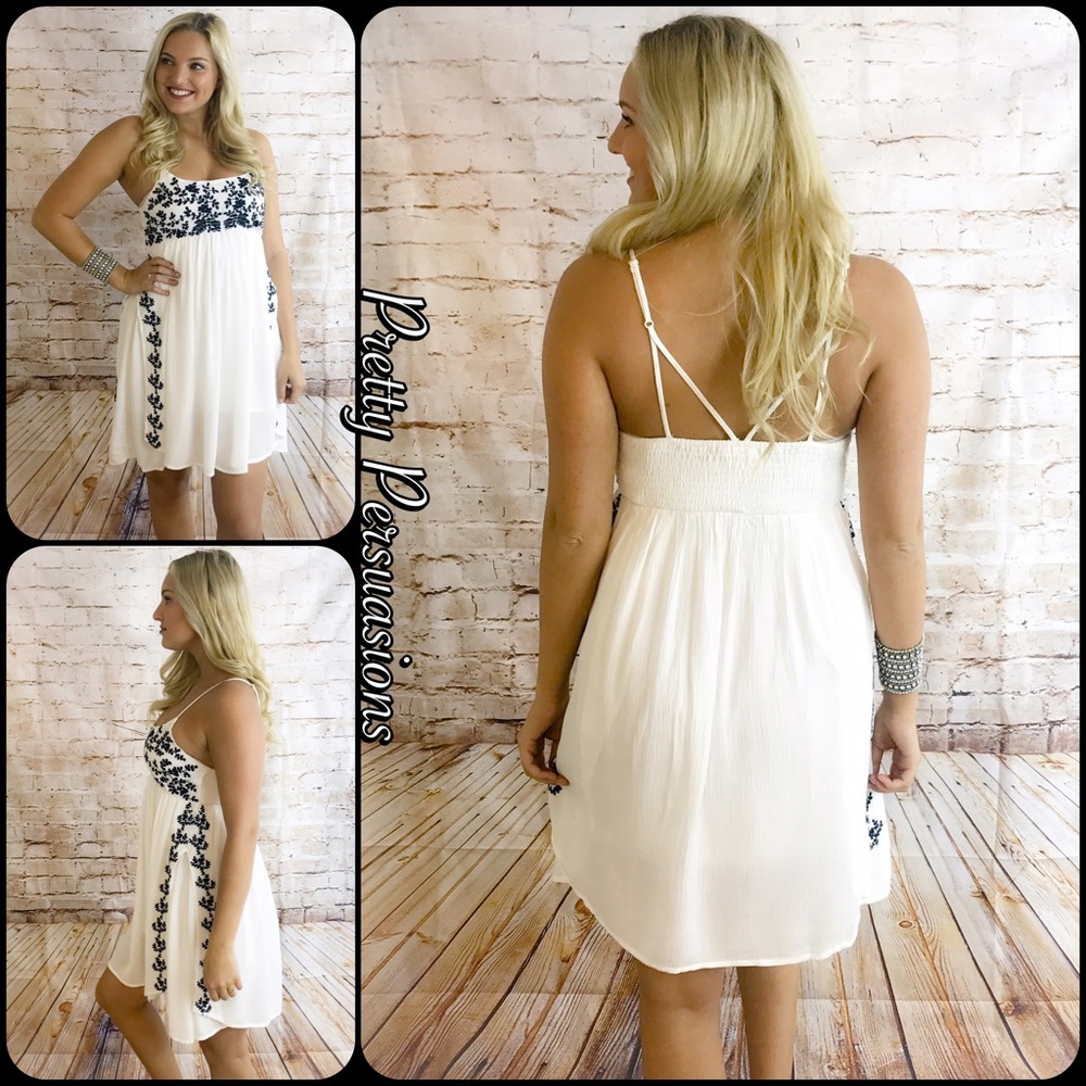 SALE🎉White & Navy Floral Embroidered Slip Dress - Picture 3 of 5