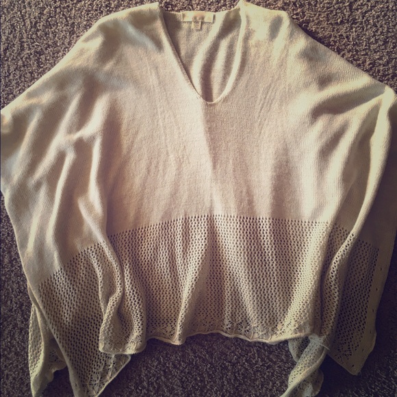Francesca's Collections Sweaters - Francesca's cream Poncho sweater