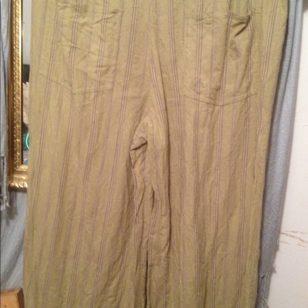 Capris - Picture 2 of 3