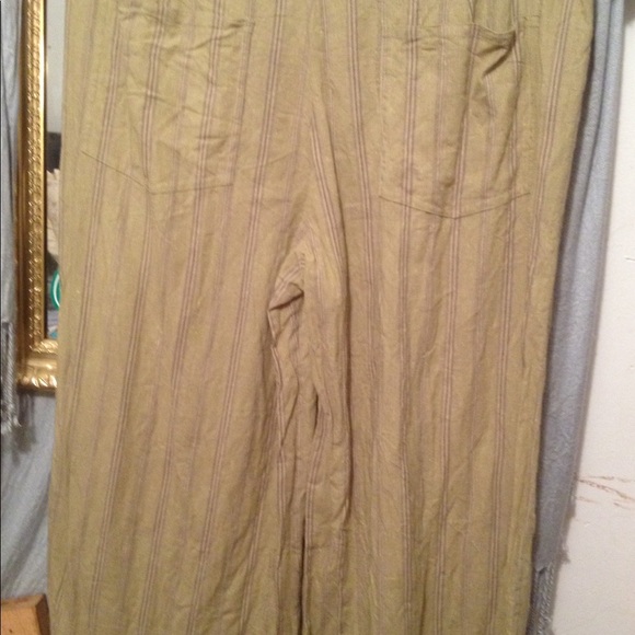 Capris - Picture 2 of 3