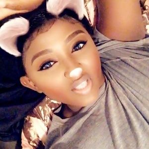 Meet your Posher, Claunise