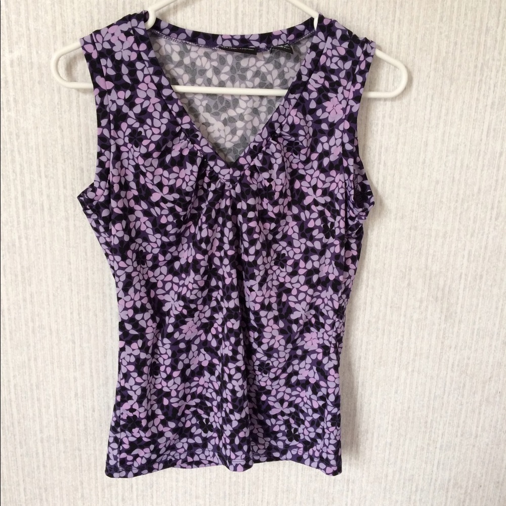 New York & Co purple floral sleeveless blouse