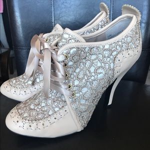 Mojo Moxy antique style lace bootie