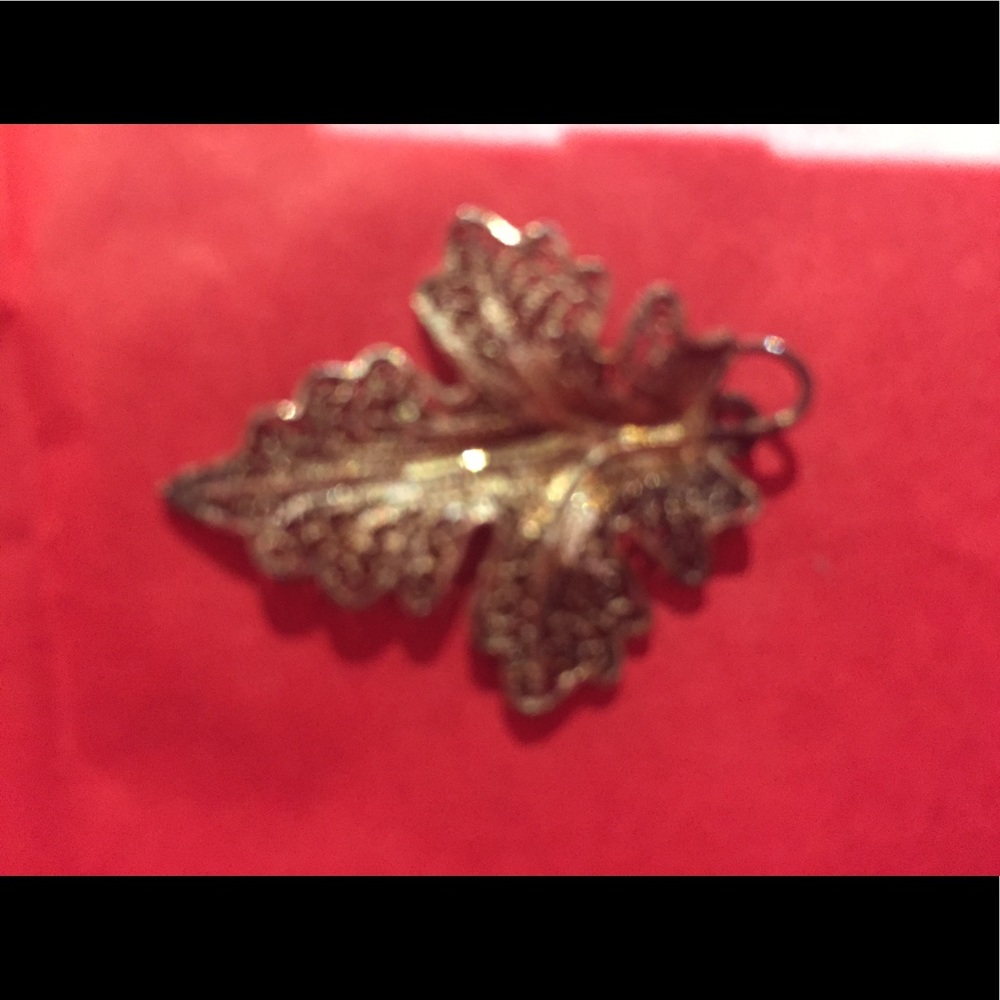 Vintage Scrollwork Grape Leaf Pendant - image 3
