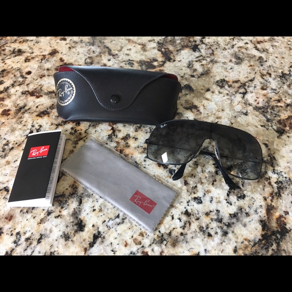 Ray-Ban Matte Black/Gray Gradient Aviators!!!